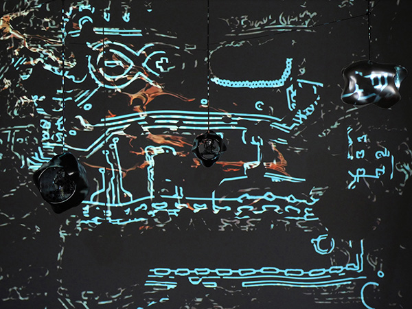 Ton-Pendel(a)utom@t, an audiovisual and robotic installation by Clara Maïda